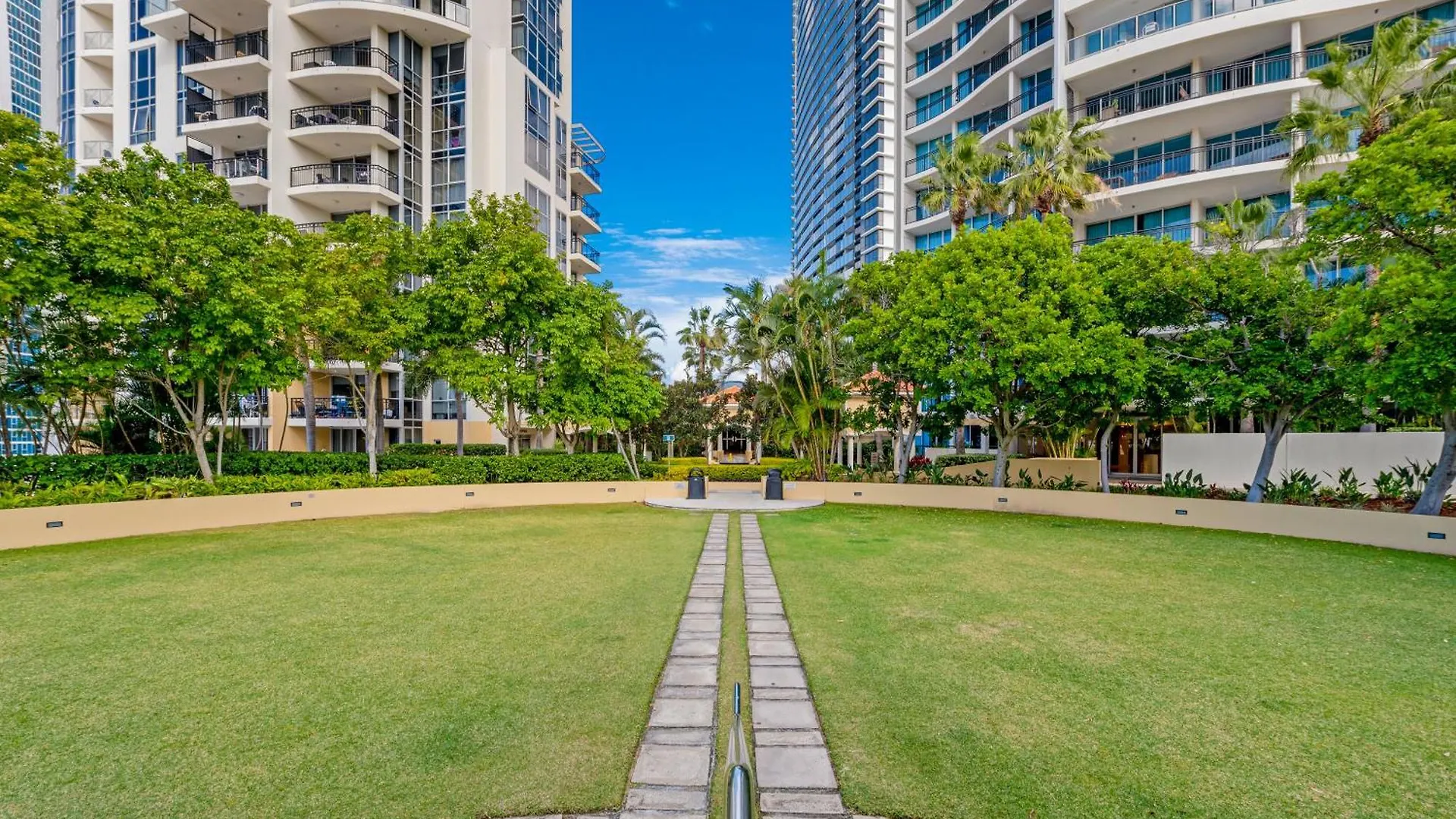 Apartment Surfers Paradise Getaway Amazing Resort Amenities Gold Coast